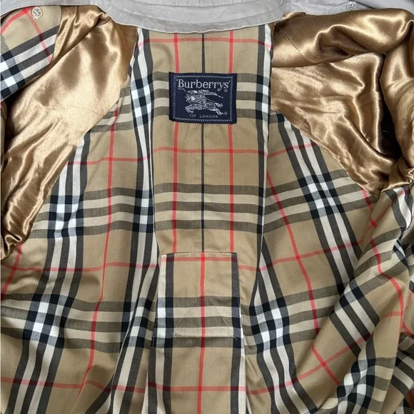BURBERRYS Vintage Classic Tan Trench Coat- 8 Long - Picture 9 of 17